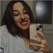 Studentessa universitaria, impartisce lezioni di italiano, storia, geografia e arte per scuole medie e superiori